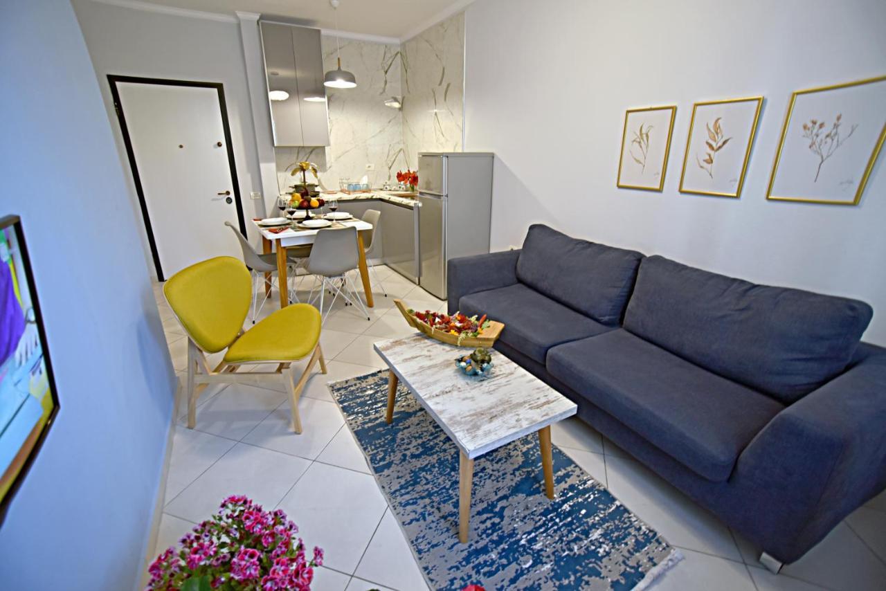 Sunrise Suites Vlorë Exteriör bild