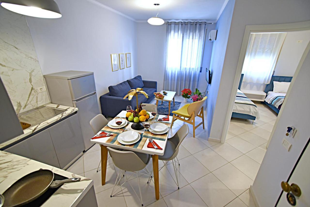 Sunrise Suites Vlorë Exteriör bild