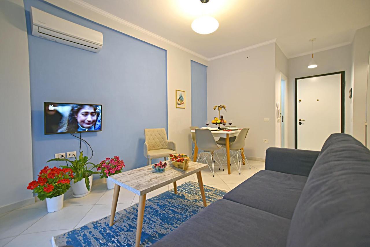 Sunrise Suites Vlorë Exteriör bild