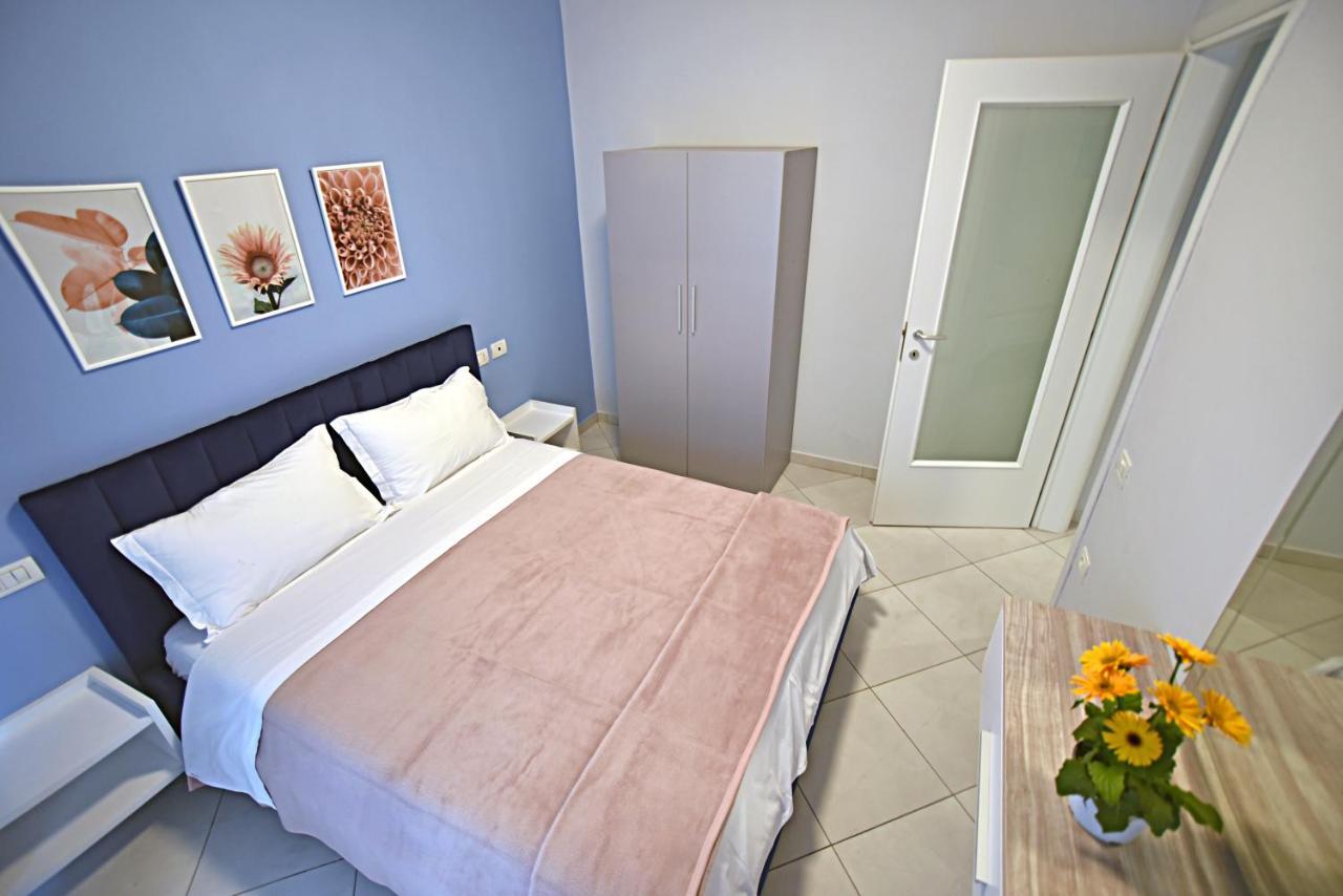 Sunrise Suites Vlorë Exteriör bild
