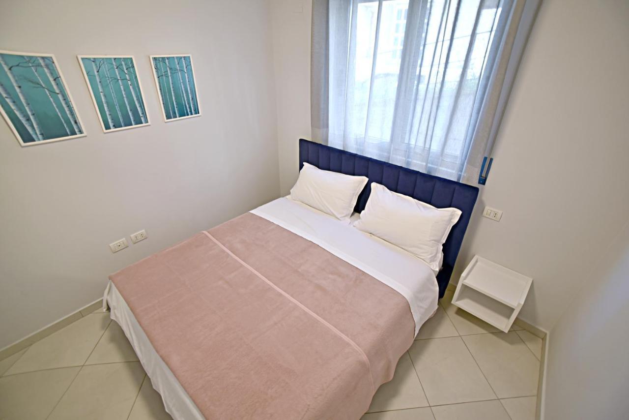 Sunrise Suites Vlorë Exteriör bild