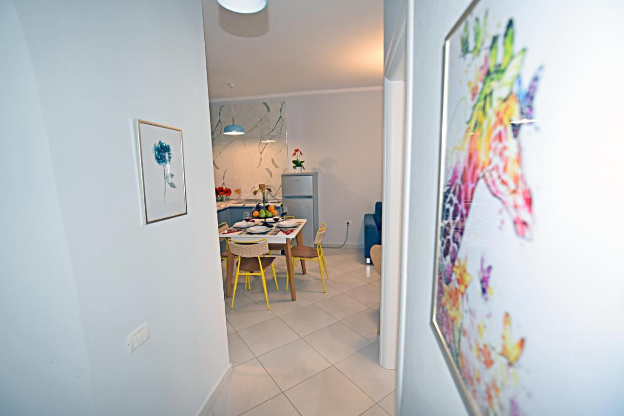 Sunrise Suites Vlorë Exteriör bild