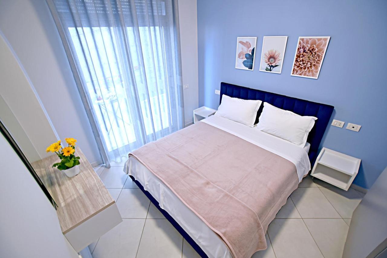 Sunrise Suites Vlorë Exteriör bild