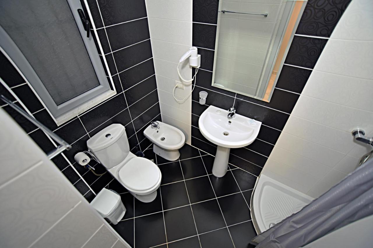 Sunrise Suites Vlorë Exteriör bild