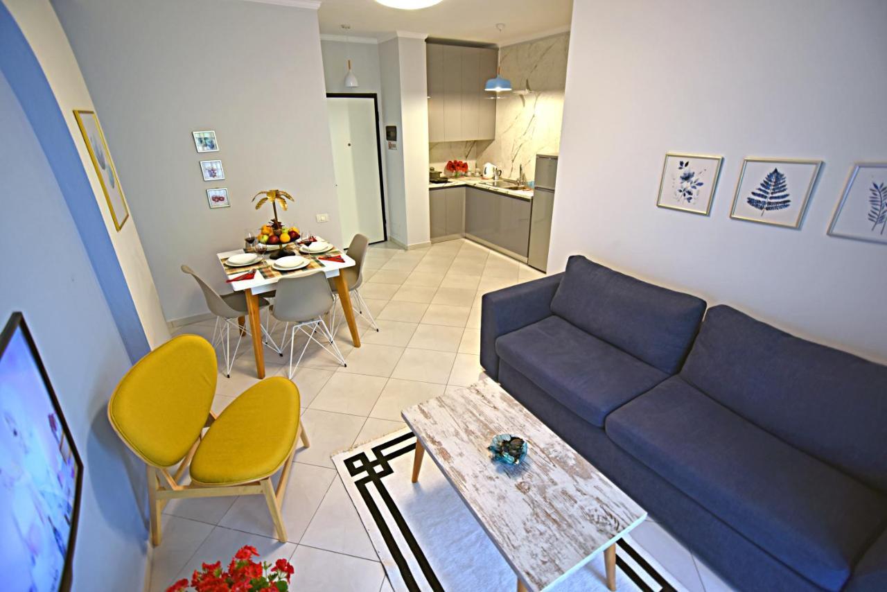 Sunrise Suites Vlorë Exteriör bild