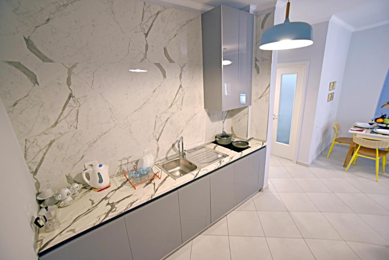 Sunrise Suites Vlorë Exteriör bild