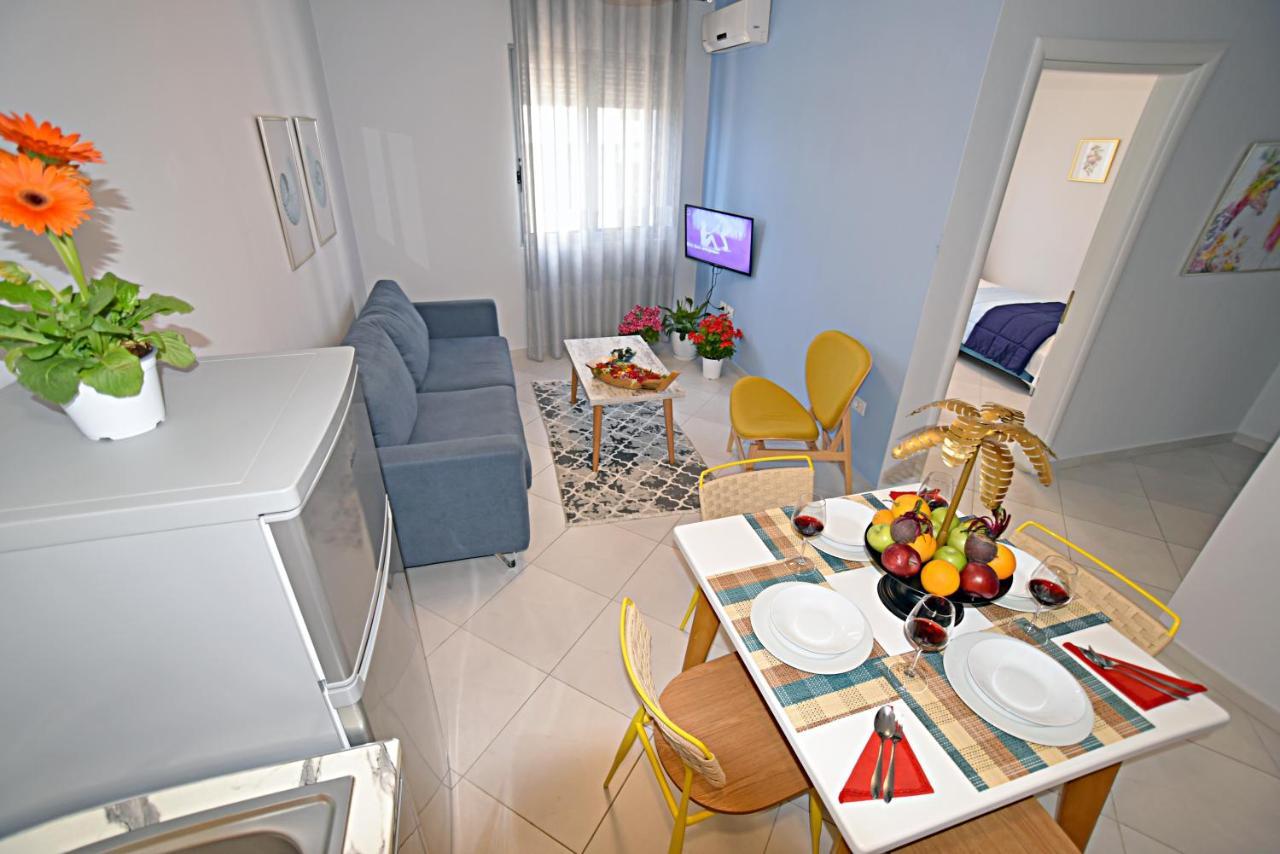 Sunrise Suites Vlorë Exteriör bild