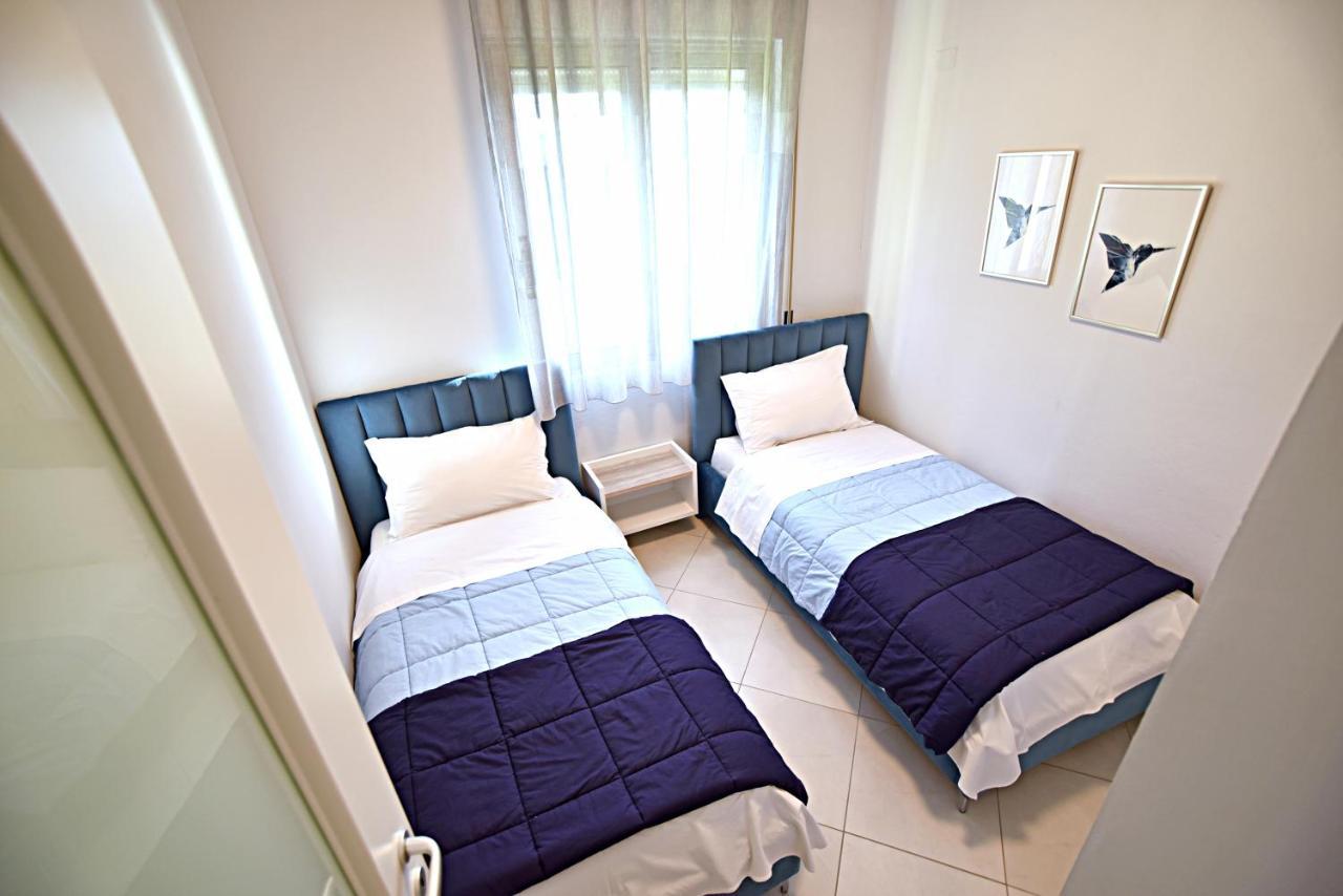 Sunrise Suites Vlorë Exteriör bild